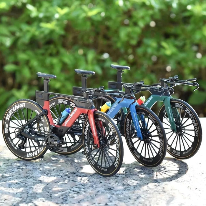 1:8 Alloy Road Bike Toy – Colorful Collectible with Water Bottle